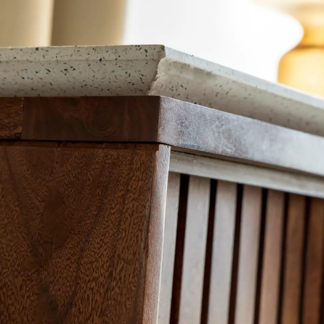 Armoire<Made in Meubles Armoire en bois d'acacia et terrazzo Kaelis