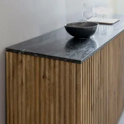 Buffet<Made in Meubles Buffet 4 portes en bois de manguier et marbre Betty