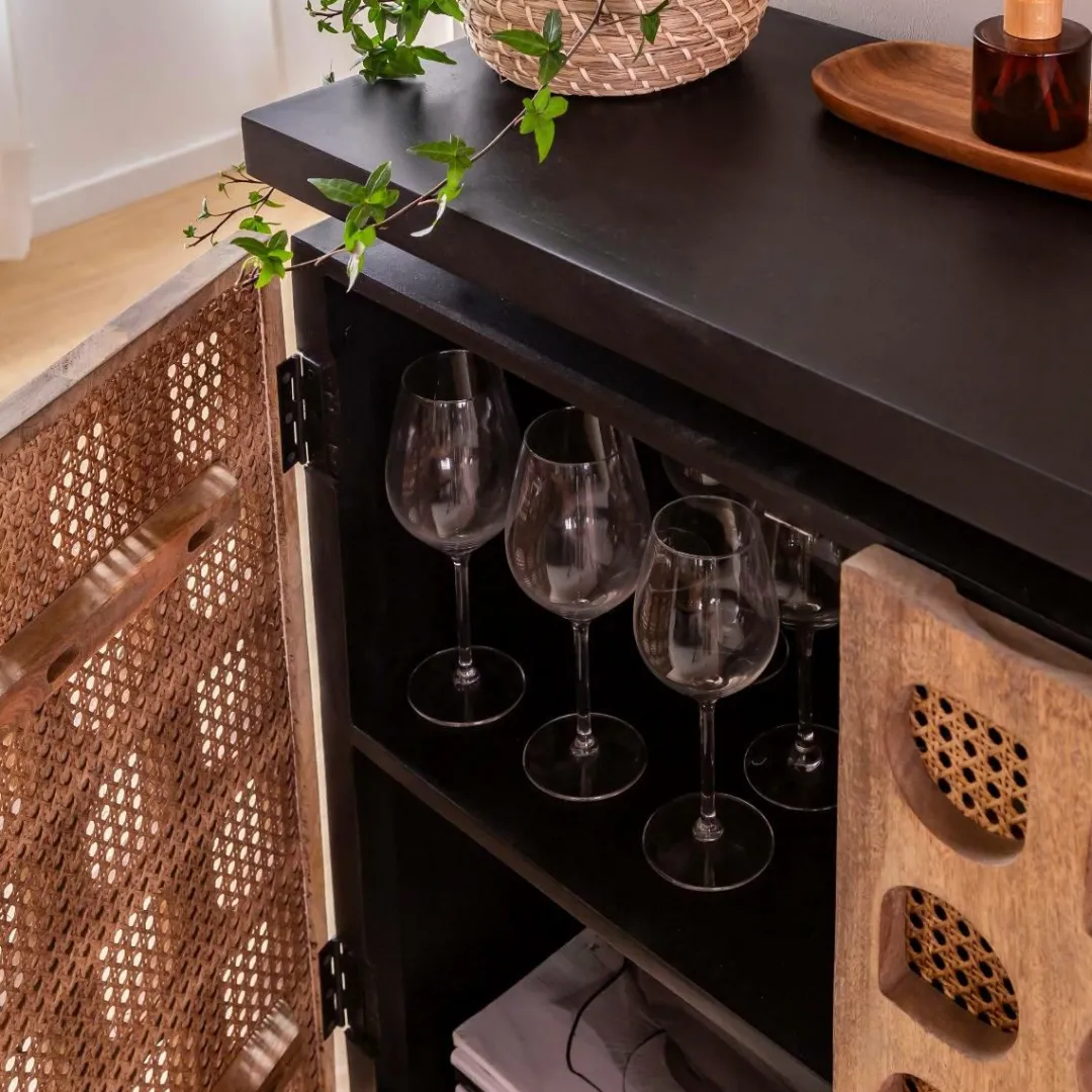 Buffet<Made in Meubles Buffet sculpté en bois de manguier Camélia