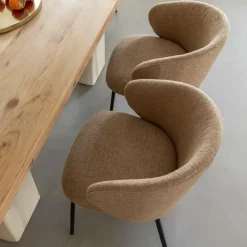 Chaise<Made in Meubles Chaise avec accoudoirs ronds en tissu sable et pieds en métal Cléa (lot de 2)