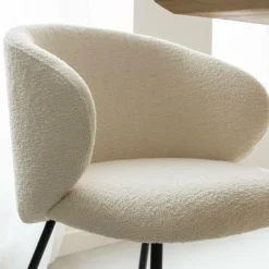 Chaise<Made in Meubles Chaise avec accoudoirs ronds en tissu bouclette écru clair et pieds en métal Cléa (lot de 2)