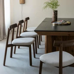 Chaise<Made in Meubles Chaise en bois de frêne foncé et tissu gris Aline (lot de 2)