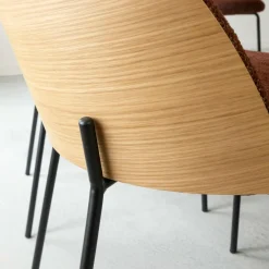 Chaise<Made in Meubles Chaise en tissu acajou et bois clair Nyssa (lot de 2)