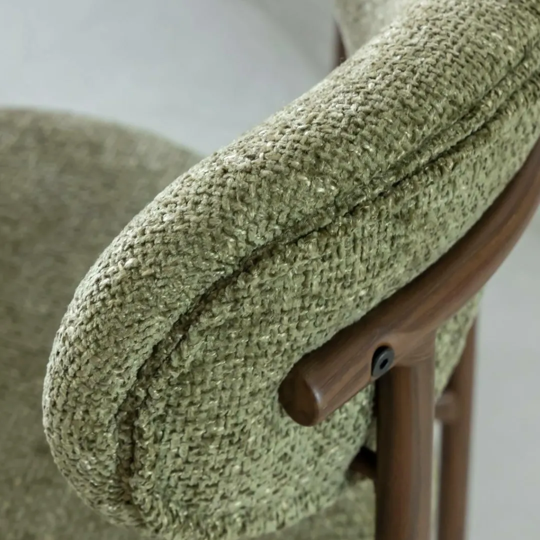 Chaise<Made in Meubles Chaise en tissu vert et métal effet bois Janis (lot de 2)