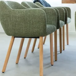 Chaise<Made in Meubles Chaise en tissu vert et pieds en bois Solène (lot de 2)