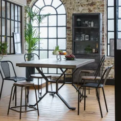 Chaise<Made in Meubles Chaise perforée en métal noir Julien (lot de 2)