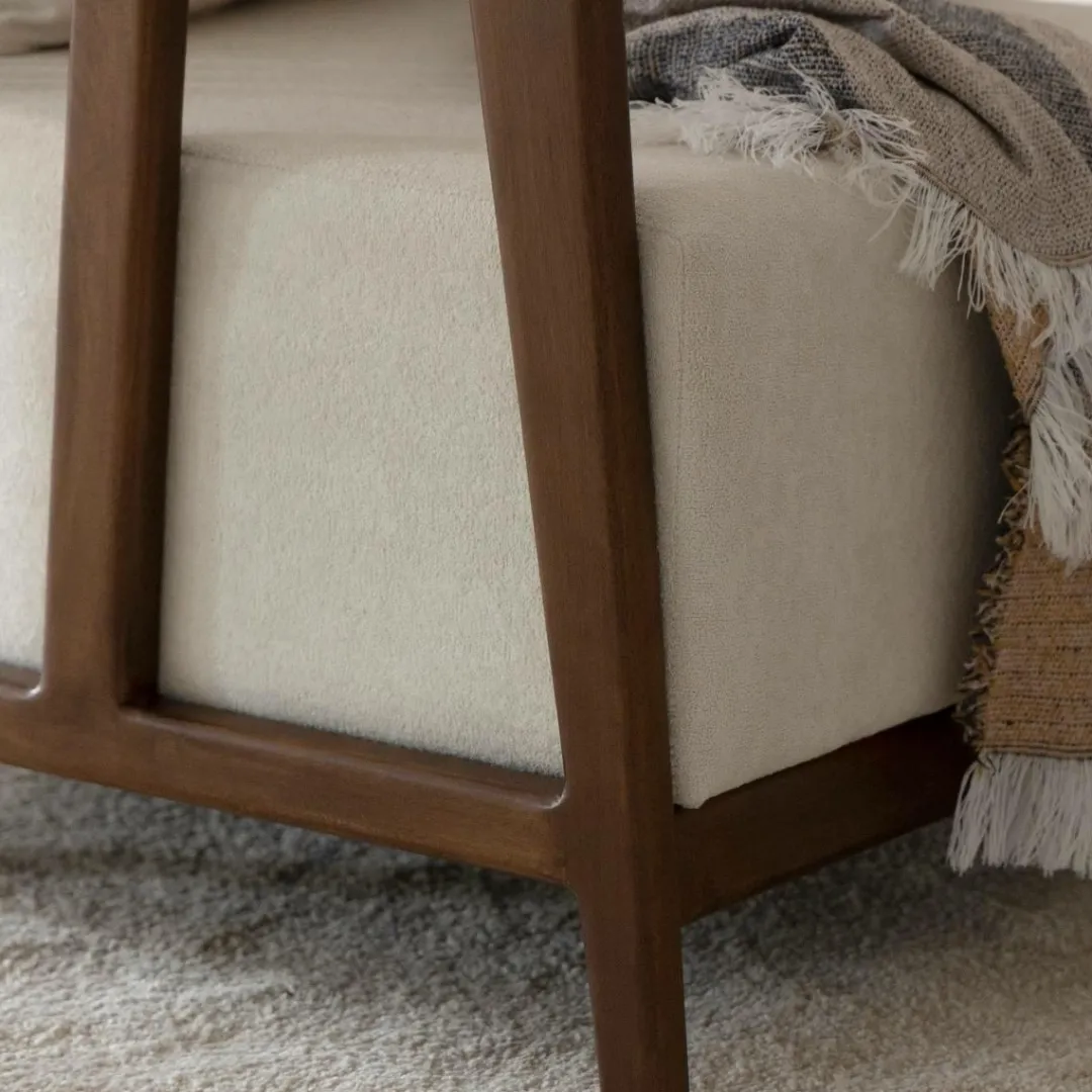 Fauteuil<Made in Meubles Fauteuil en manguier et en velours Térence