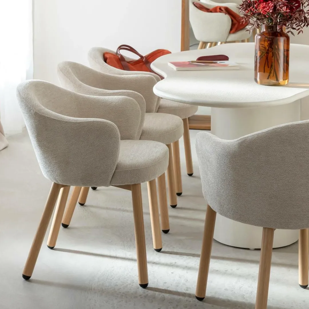 Fauteuil<Made in Meubles Fauteuil en tissu écru et pieds en métal effet bois Mayi