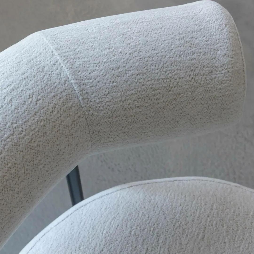 Fauteuil<Made in Meubles Fauteuil rond en tissu bouclette écru clair Maya